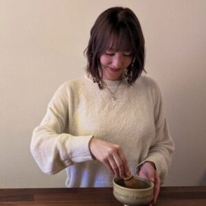 お茶点てポーズ