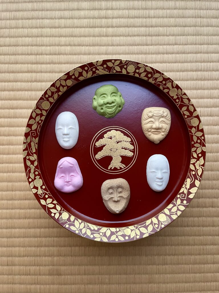 能面師が型を彫った「能面の和菓子」に出会った話