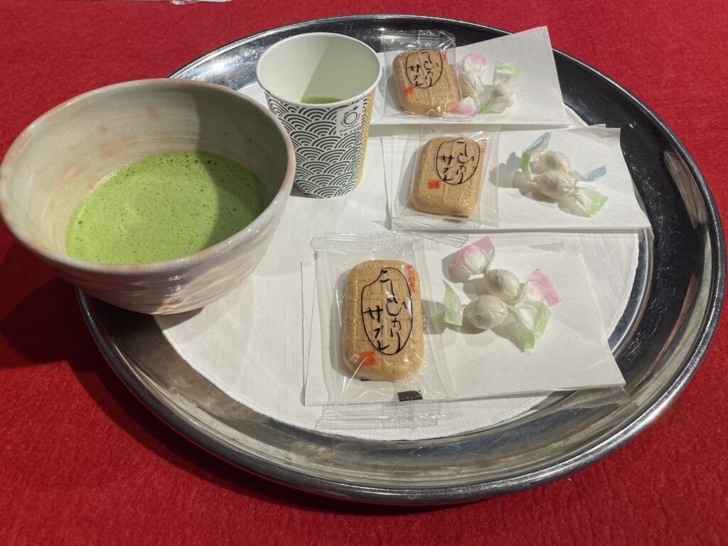 紙コップでの呈茶